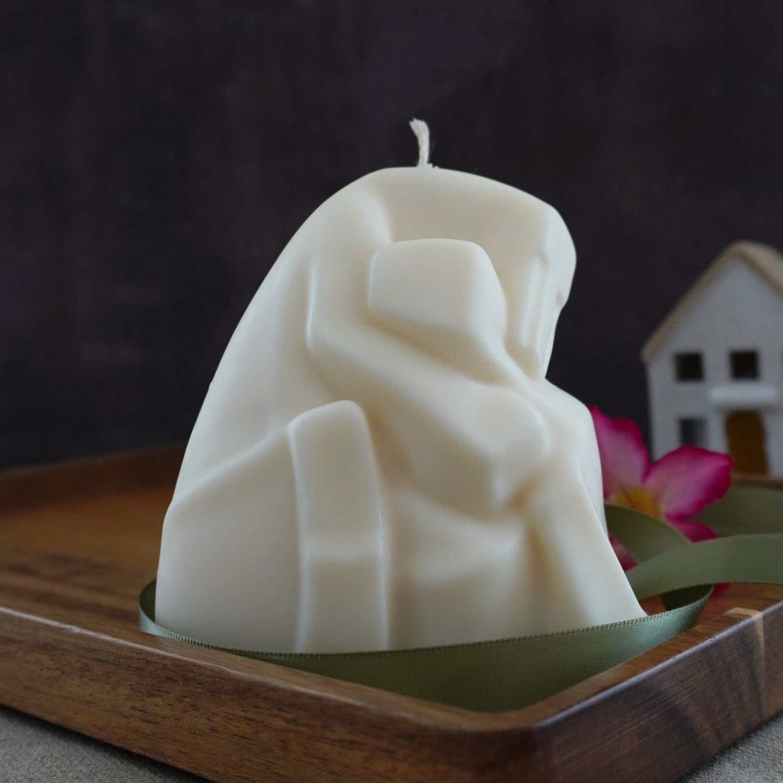 the hug silicone candle mould