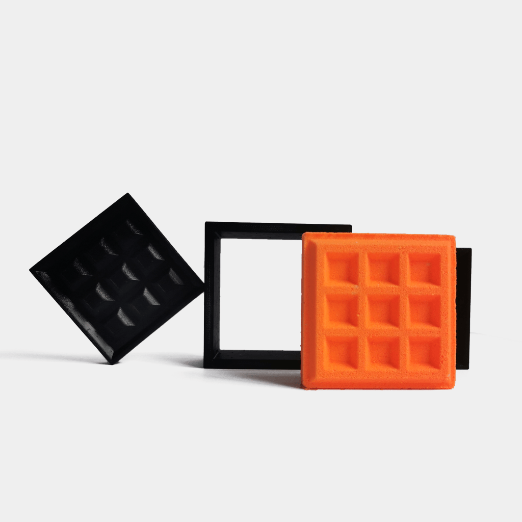 square waffle bath bomb mould and bath bomb
