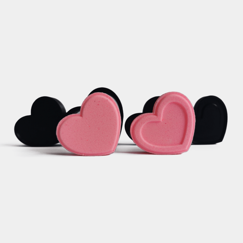 Flat heart bath bomb mould and heart shaped bath bomb 