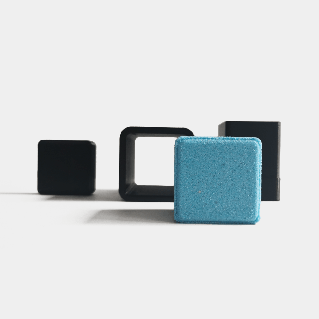 Cube bath bomb and cube bath bomb mould
