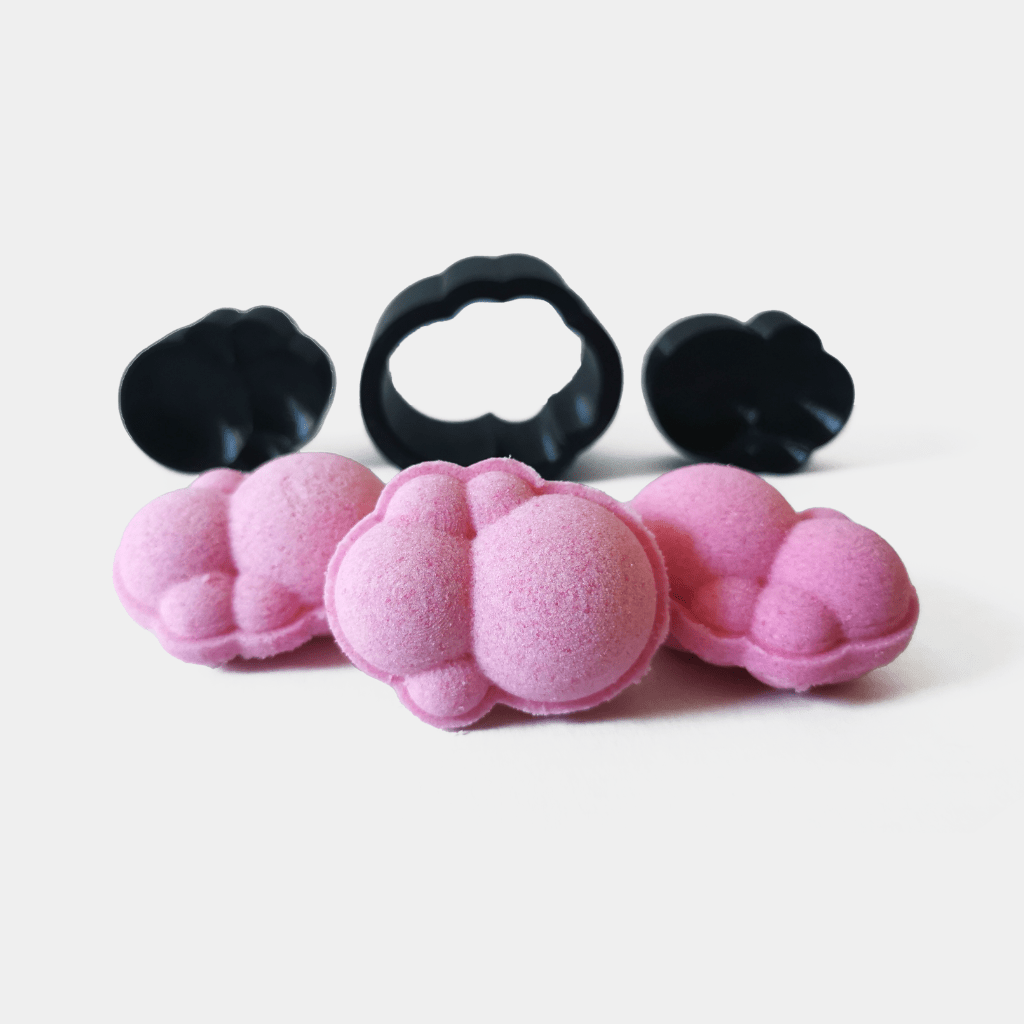 Popcorn bath bomb and bath bomb mould